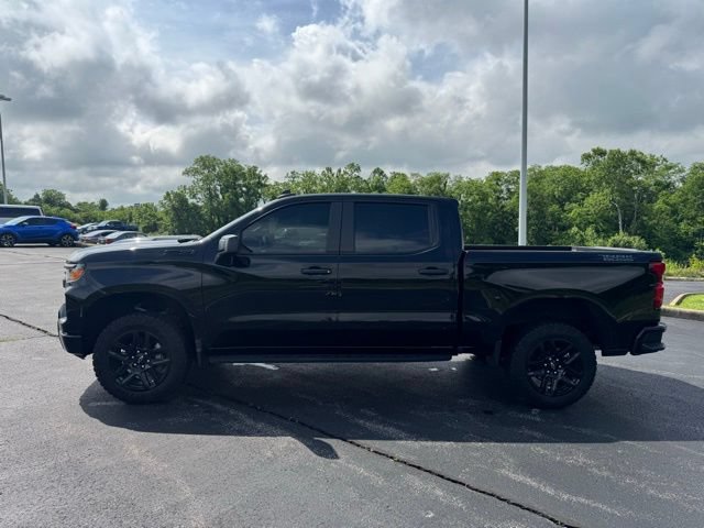 Used 2025 Chevrolet Silverado 1500 Custom Trail Boss w/ Dark Appearance Package AWD/4WD image 6