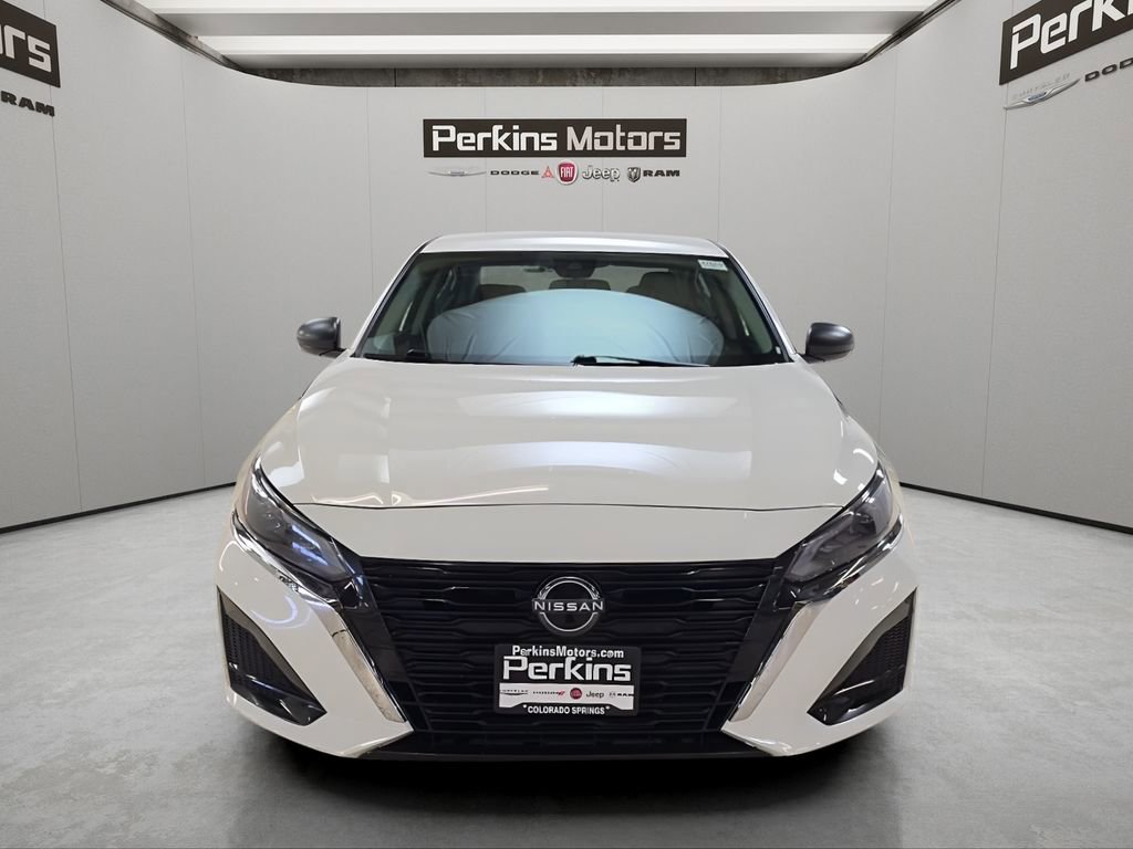 Used 2025 Nissan Altima 2.5 SV FWD image 8