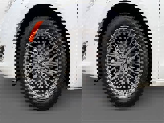 Used 2017 Chrysler Pacifica Limited w/ UConnect Theater Package image 9