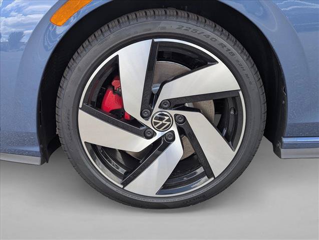 New 2026 Volkswagen Golf SE FWD image 9