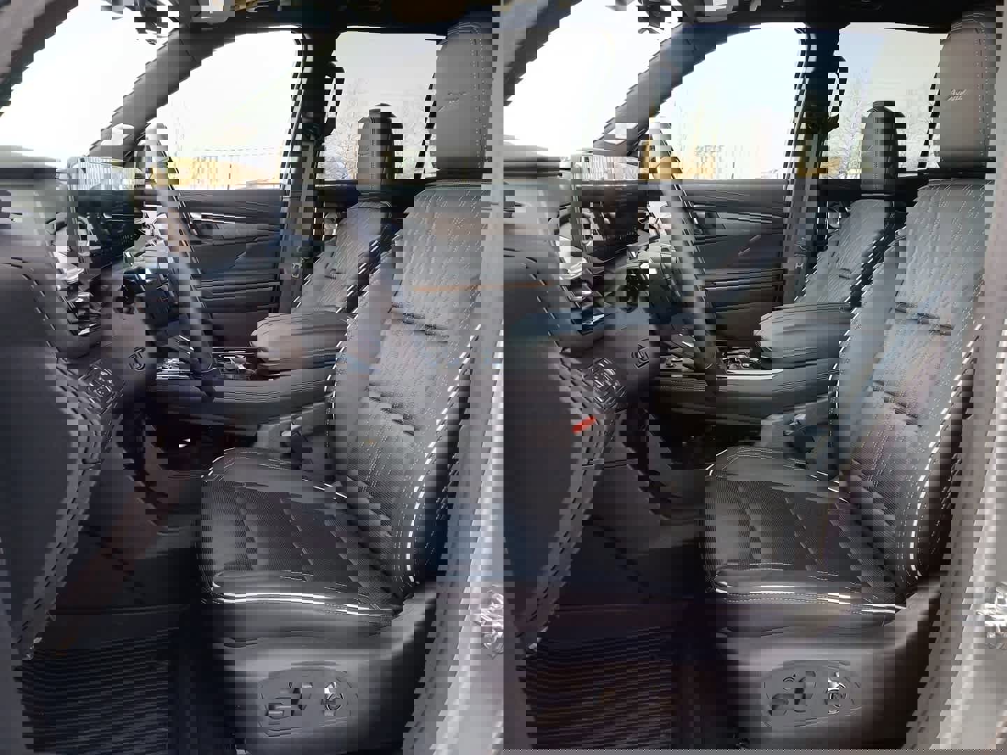 Used 2025 Buick Enclave Avenir w/ Super Cruise Package image 18