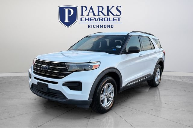 Used 2023 Ford Explorer XLT AWD/4WD image 3