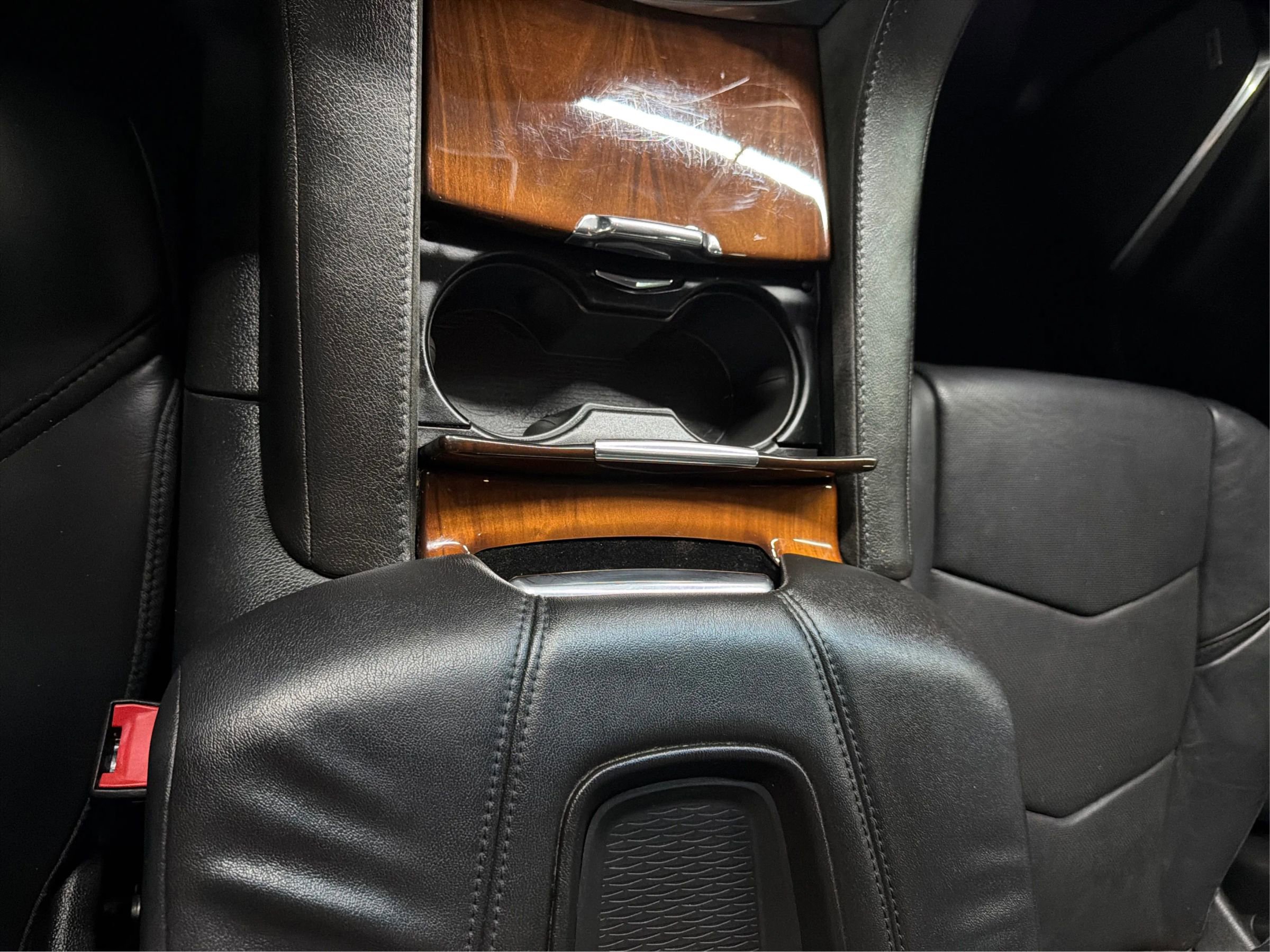 Used 2015 Cadillac Escalade Premium image 41