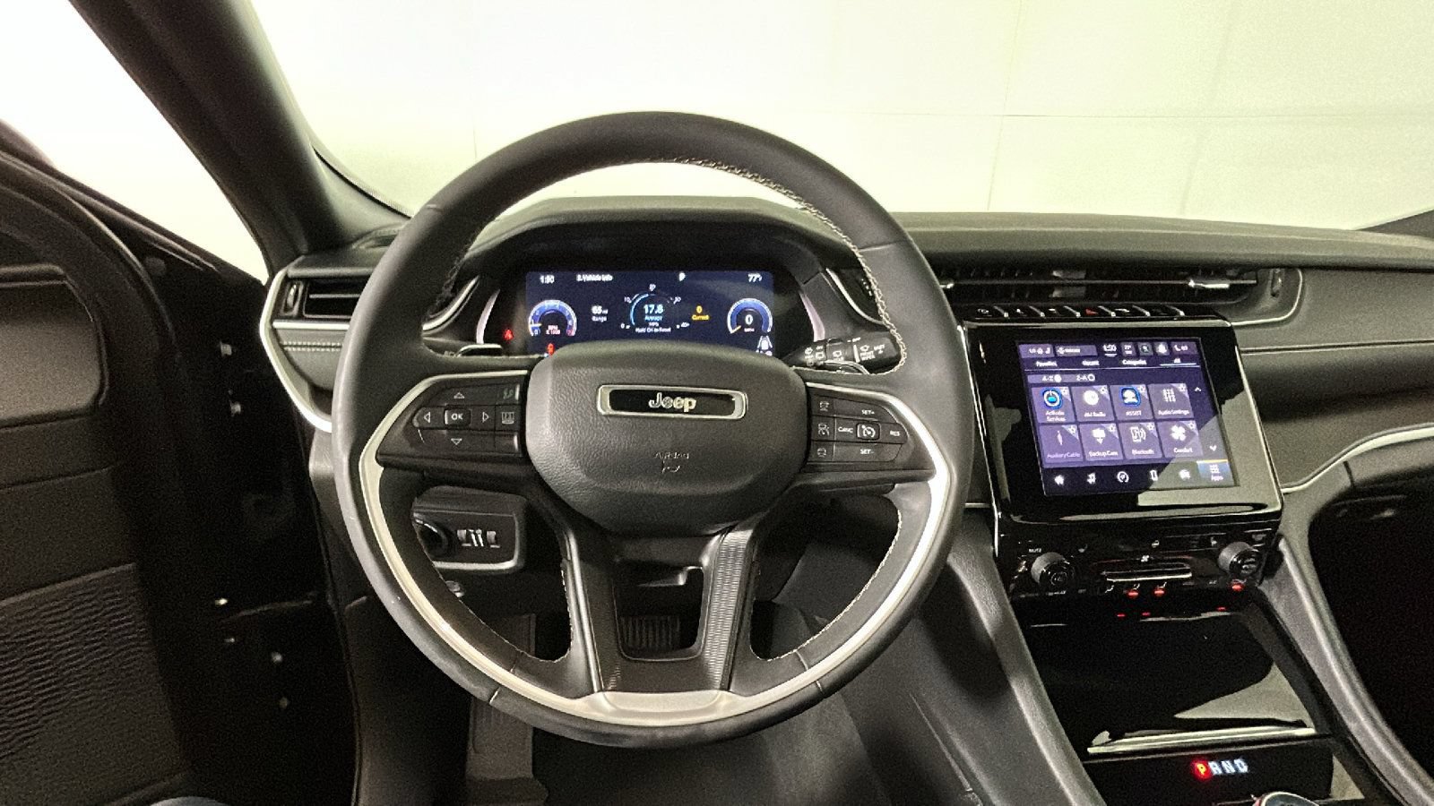 Used 2023 Jeep Grand Cherokee L Laredo AWD/4WD image 18