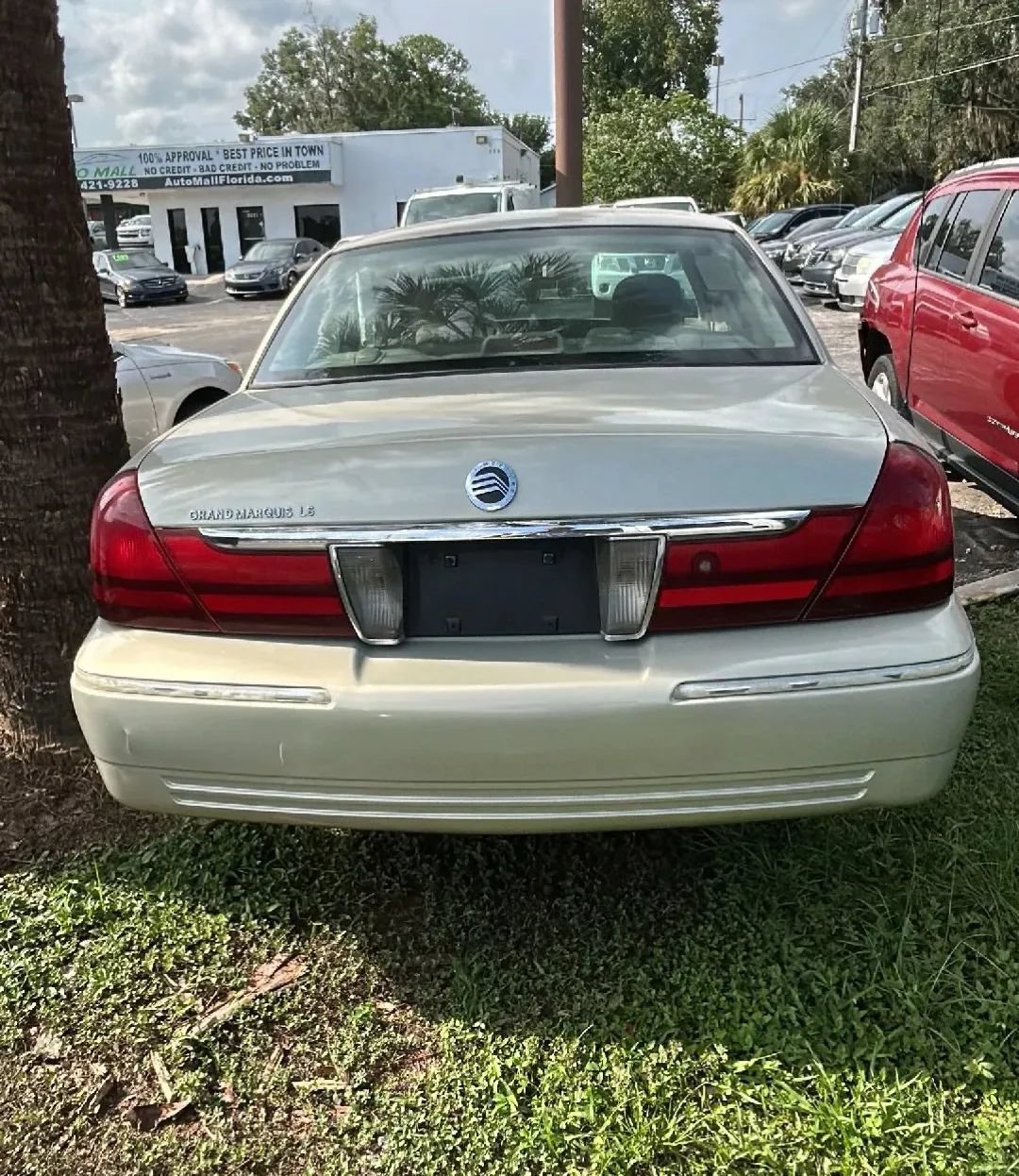 Used 2005 Mercury Grand Marquis LSE RWD image 3