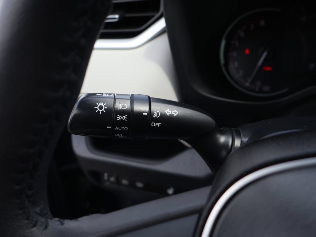 Used 2023 Toyota RAV4 XLE Premium AWD/4WD image 85