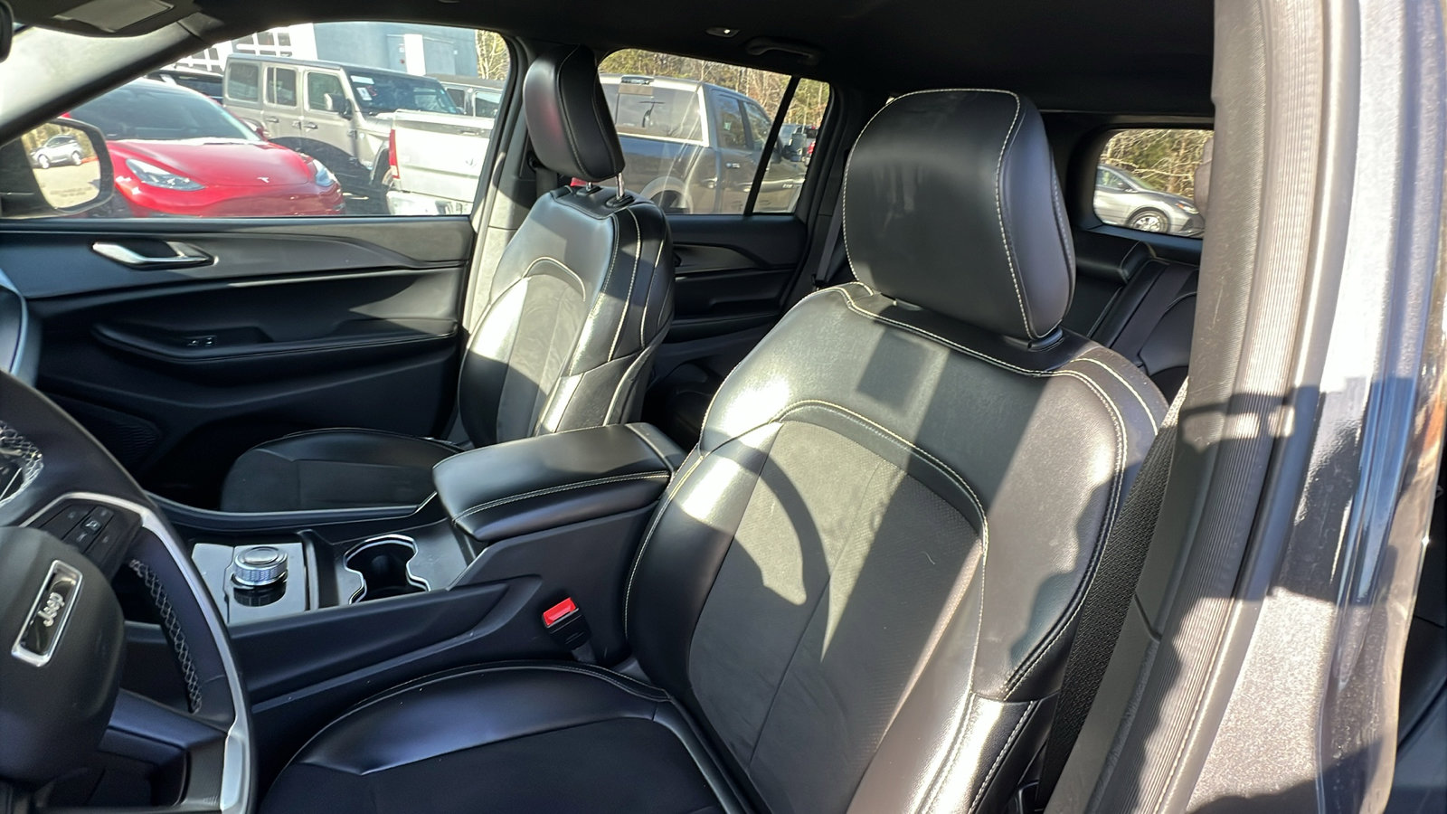 Used 2024 Jeep Grand Cherokee Altitude image 18