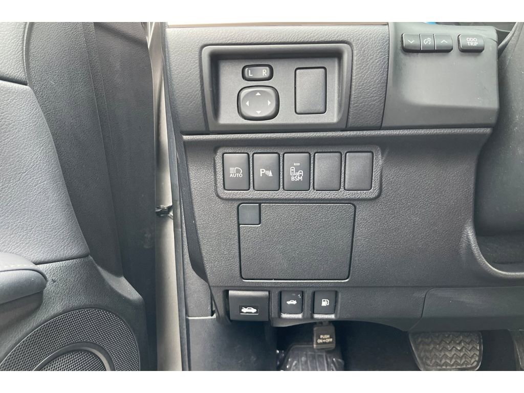 Used 2017 Lexus ES 300h image 41