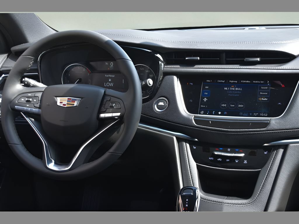 New 2025 Cadillac XT6 Luxury FWD image 18