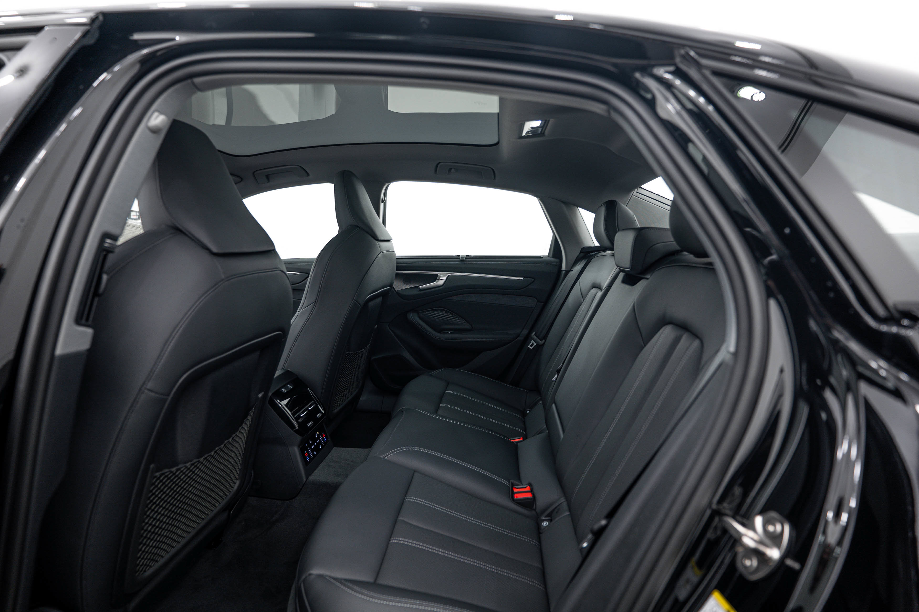 New 2026 Audi A6 Premium Plus AWD/4WD image 19