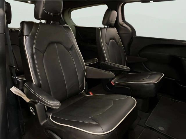 Used 2026 Chrysler Pacifica Limited FWD image 77