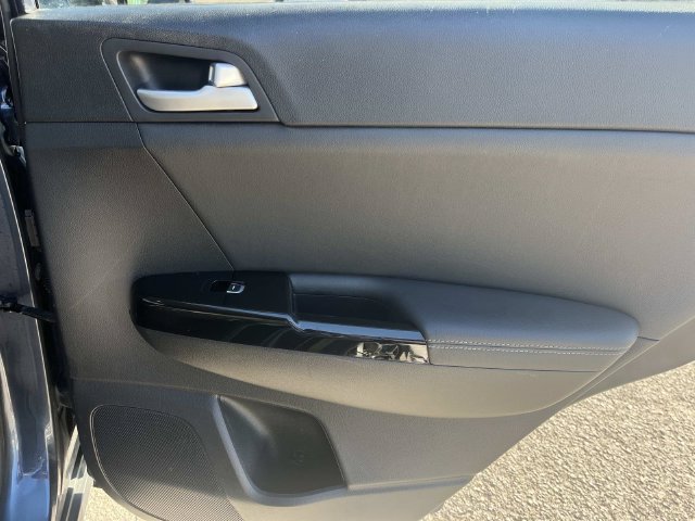 Used 2020 Kia Sportage EX FWD image 25