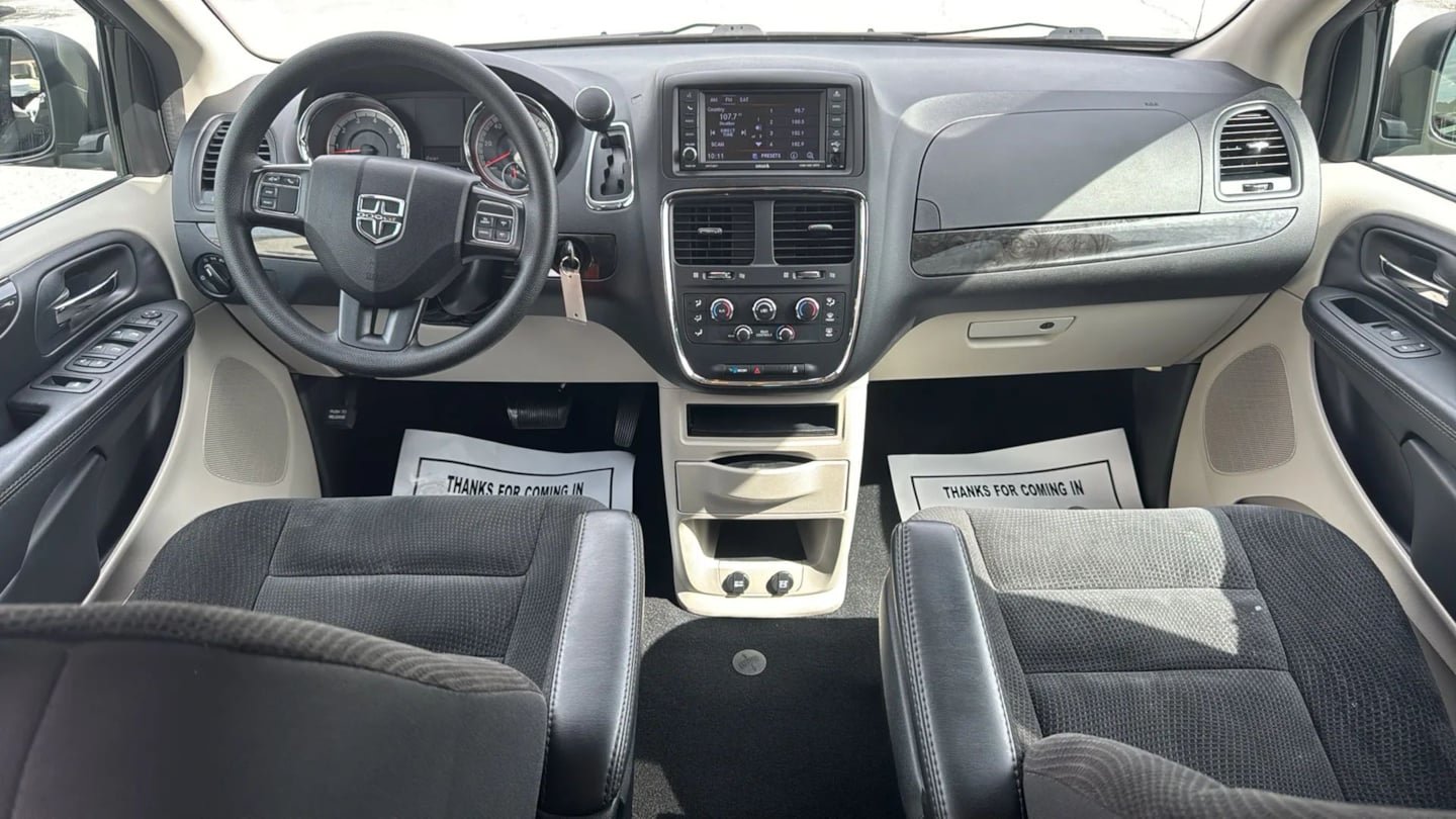 Used 2019 Dodge Grand Caravan SE w/ UConnect Hands-Free Group FWD image 22