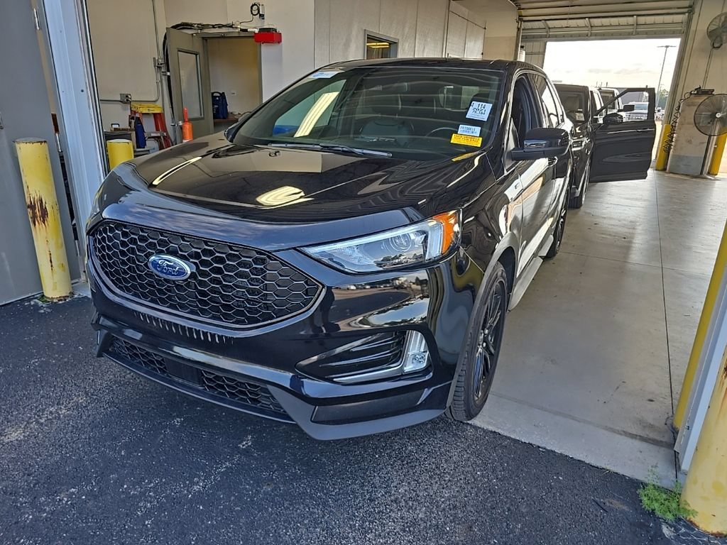 Used 2021 Ford Edge ST-Line AWD/4WD image 2