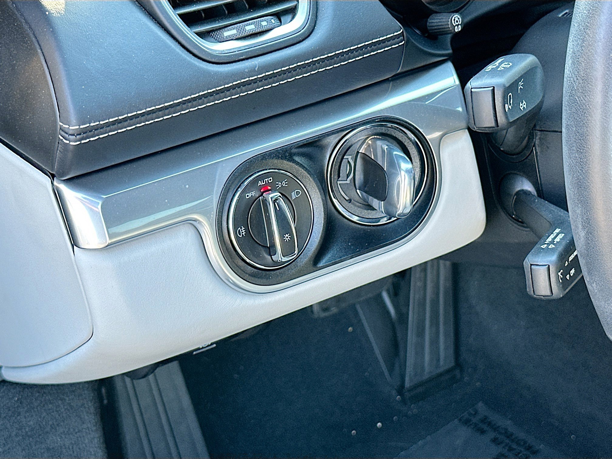 Used 2025 Porsche 718 Cayman image 10