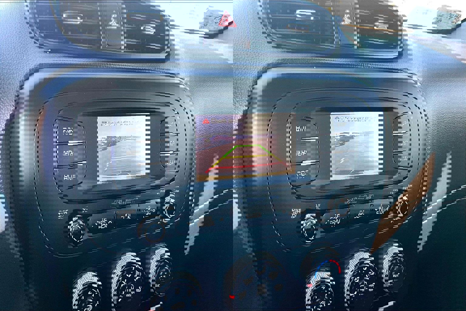 Used 2016 Kia Soul + image 21