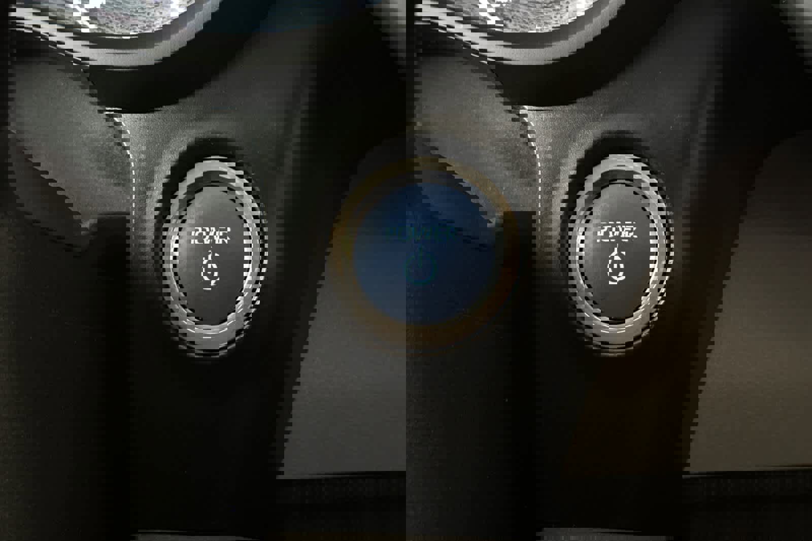 Used 2022 Toyota Sienna Limited image 25