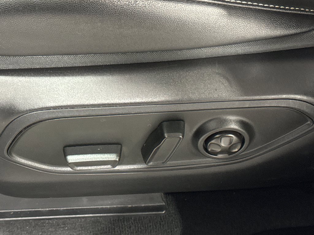 Used 2023 Jeep Grand Cherokee L Limited image 18