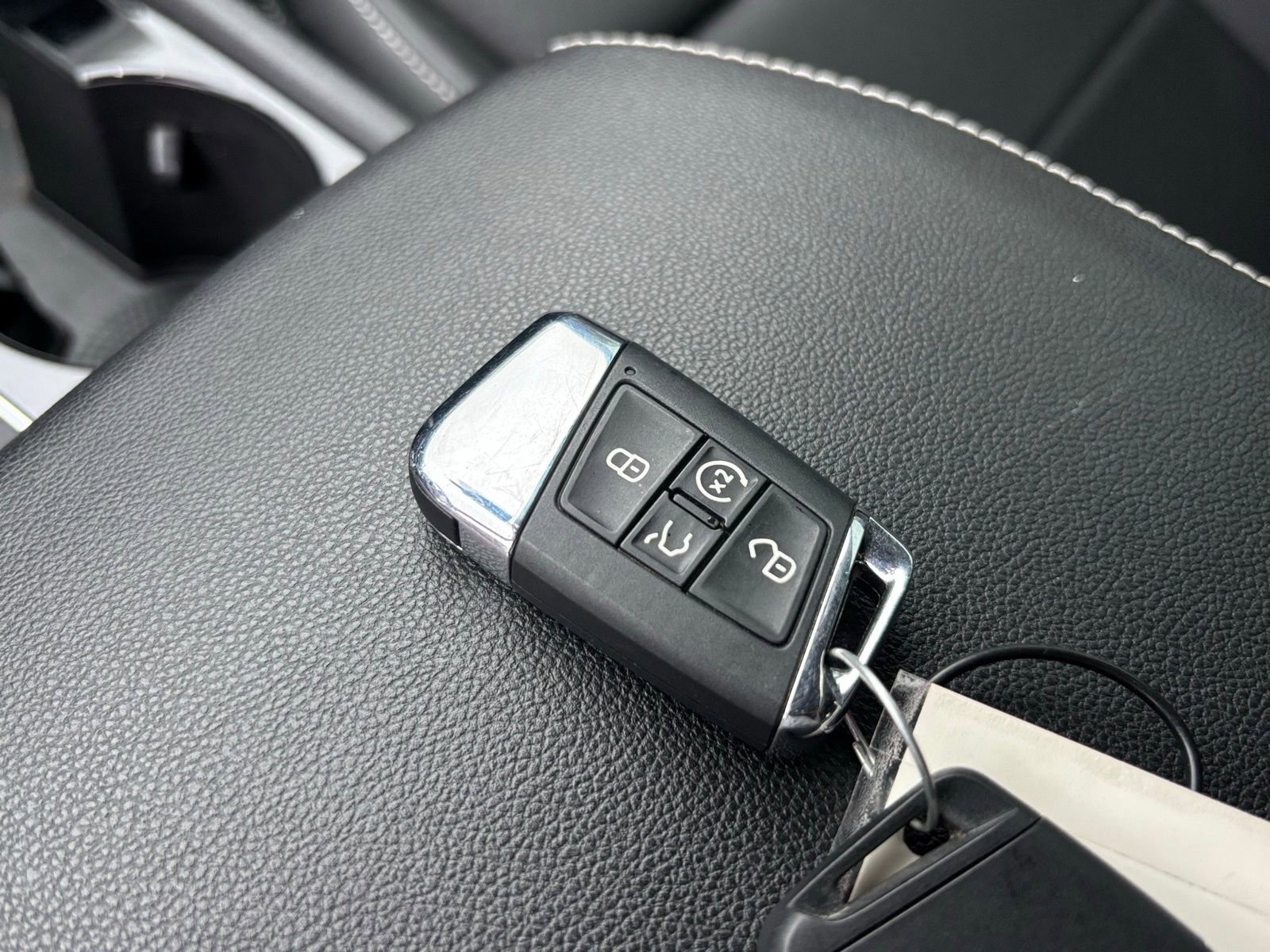 Used 2023 Volkswagen Atlas SE image 27