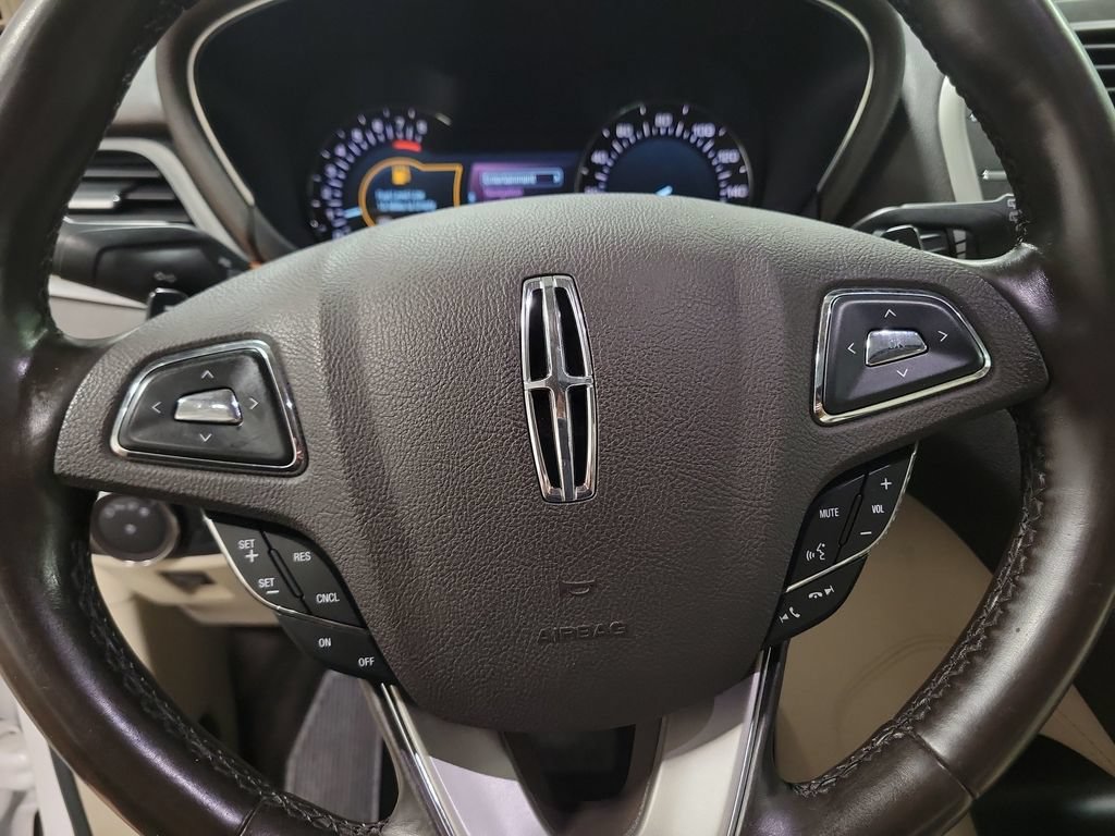 Used 2017 Lincoln MKC Select w/ Select Plus Package AWD/4WD image 22
