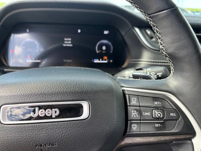 Certified 2022 Jeep Grand Cherokee L Limited w/ Black Appearance Package AWD/4WD image 30