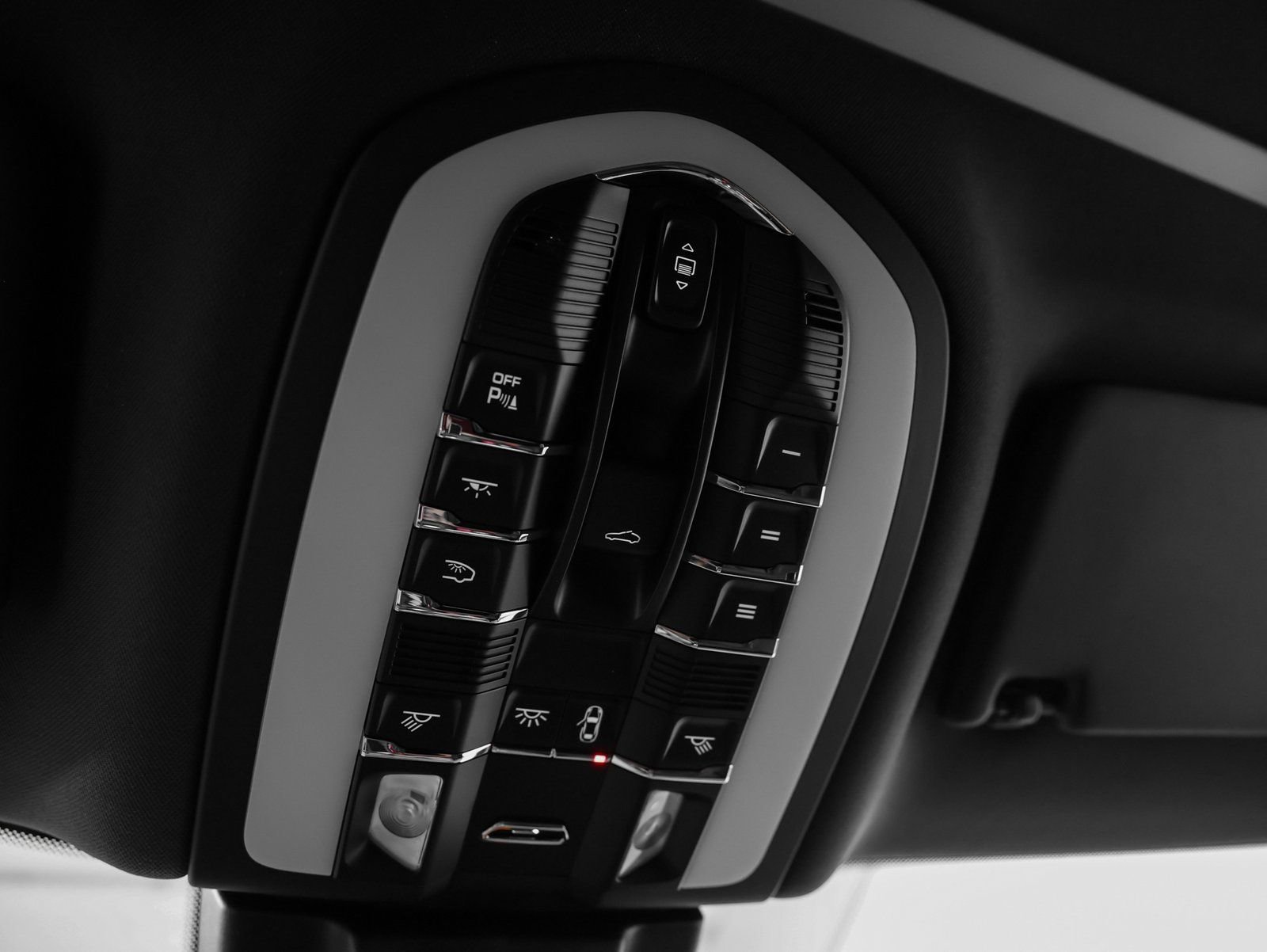 Certified 2026 Porsche Macan image 42