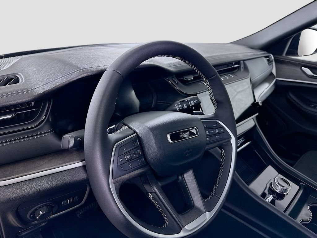 New 2026 Jeep Grand Cherokee Altitude AWD/4WD image 6