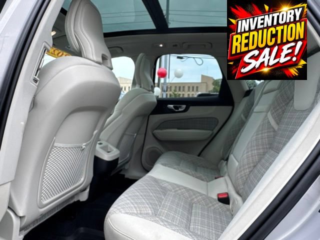 Used 2022 Volvo XC60 B5 Momentum AWD/4WD image 22