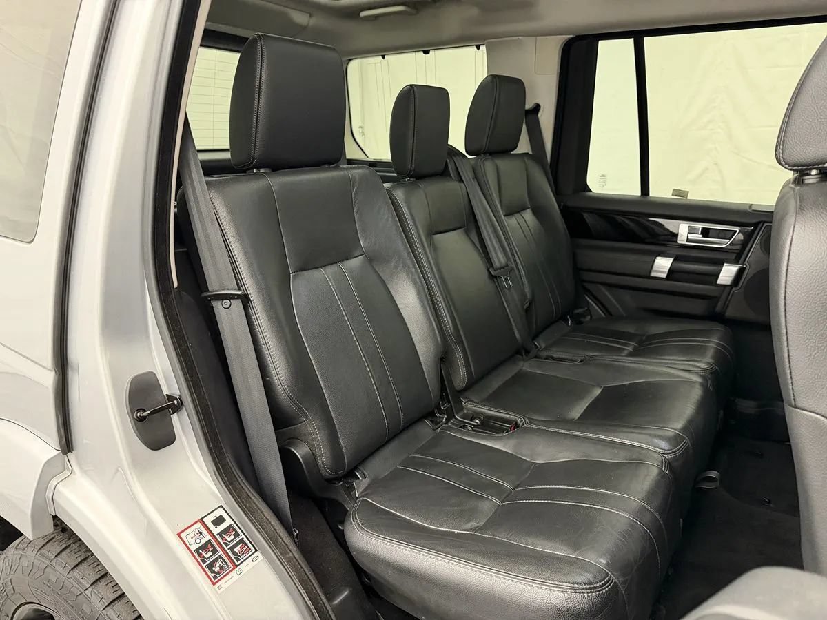 Used 2016 Land Rover LR4 HSE Silver Edition AWD/4WD image 31