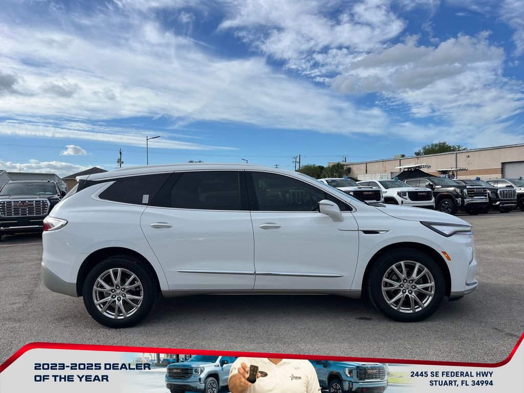 Used 2023 Buick Enclave Premium w/ Experience Buick Package image 8
