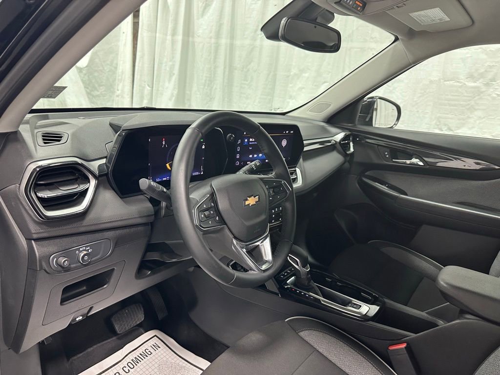 Used 2024 Chevrolet TrailBlazer LT w/ Convenience Package AWD/4WD image 15