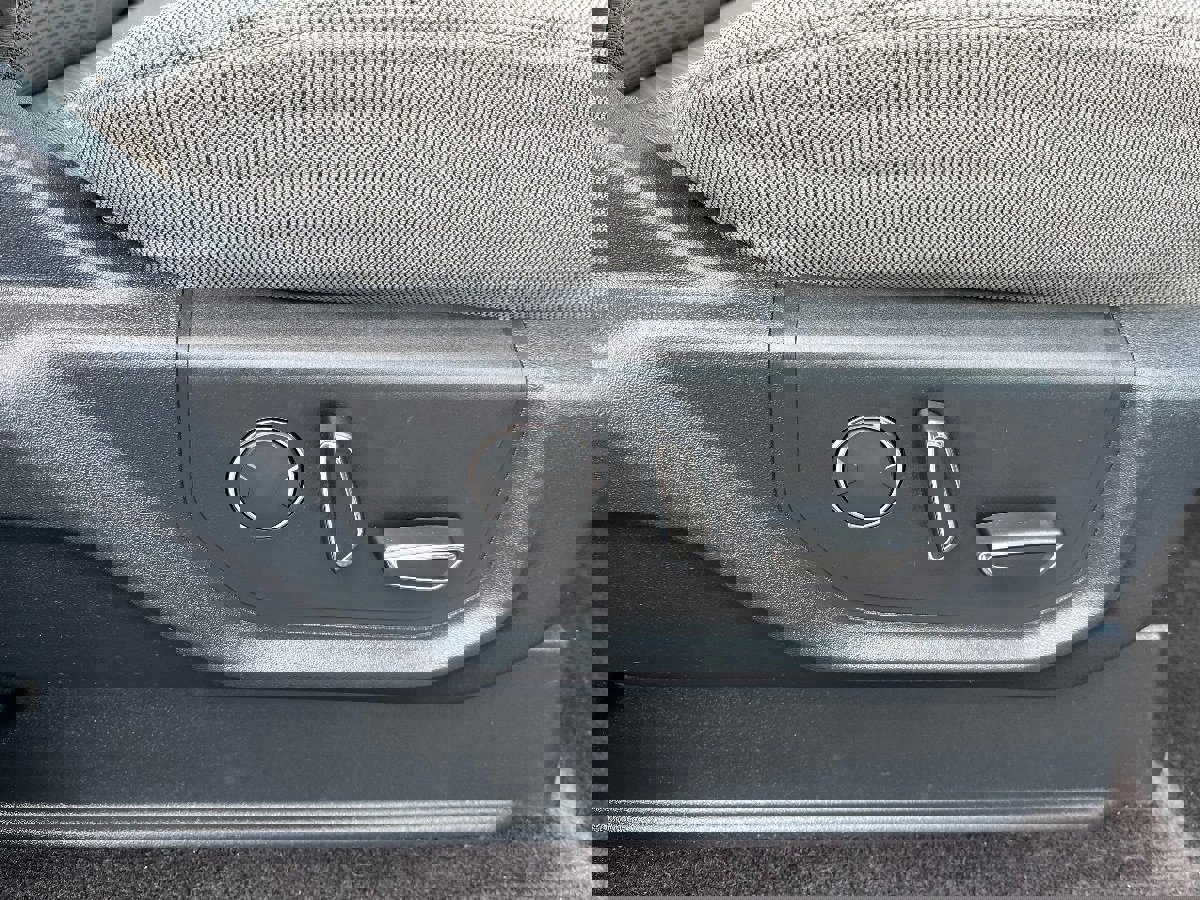 Used 2016 Ford F150 XLT w/ Equipment Group 302A Luxury AWD/4WD image 39