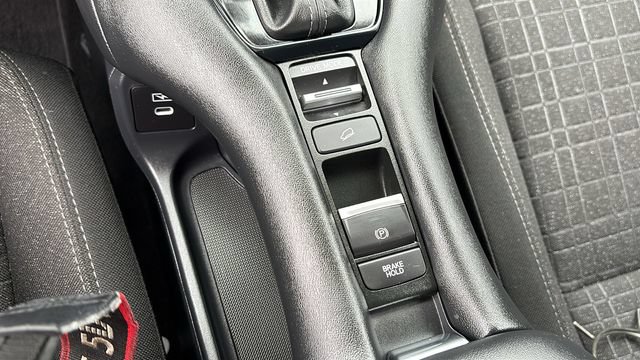 Used 2025 Honda HR-V LX image 19