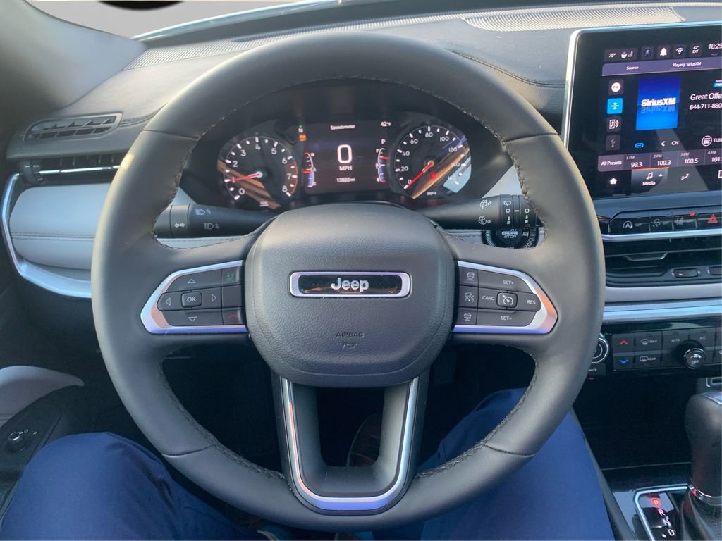 Used 2026 Jeep Compass Limited AWD/4WD image 23