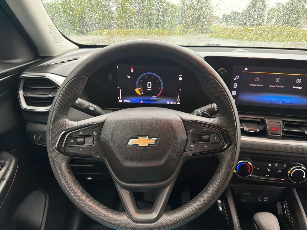 Used 2025 Chevrolet TrailBlazer LS w/ LS Convenience Package FWD image 28