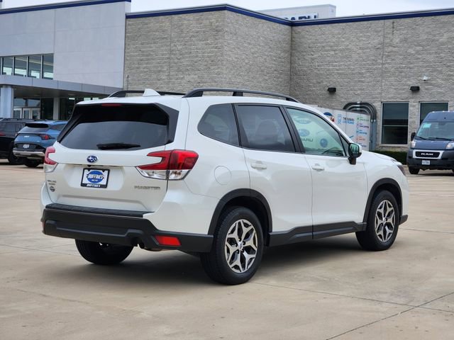 Used 2019 Subaru Forester Premium AWD/4WD image 7