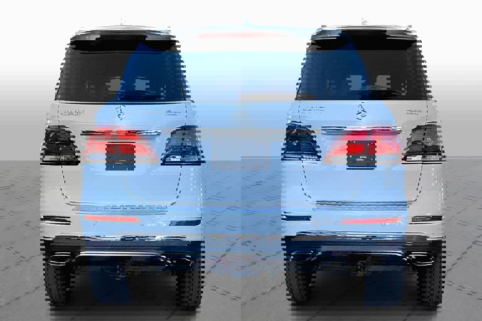 Used 2019 Mercedes-Benz GLE 400 4MATIC image 4