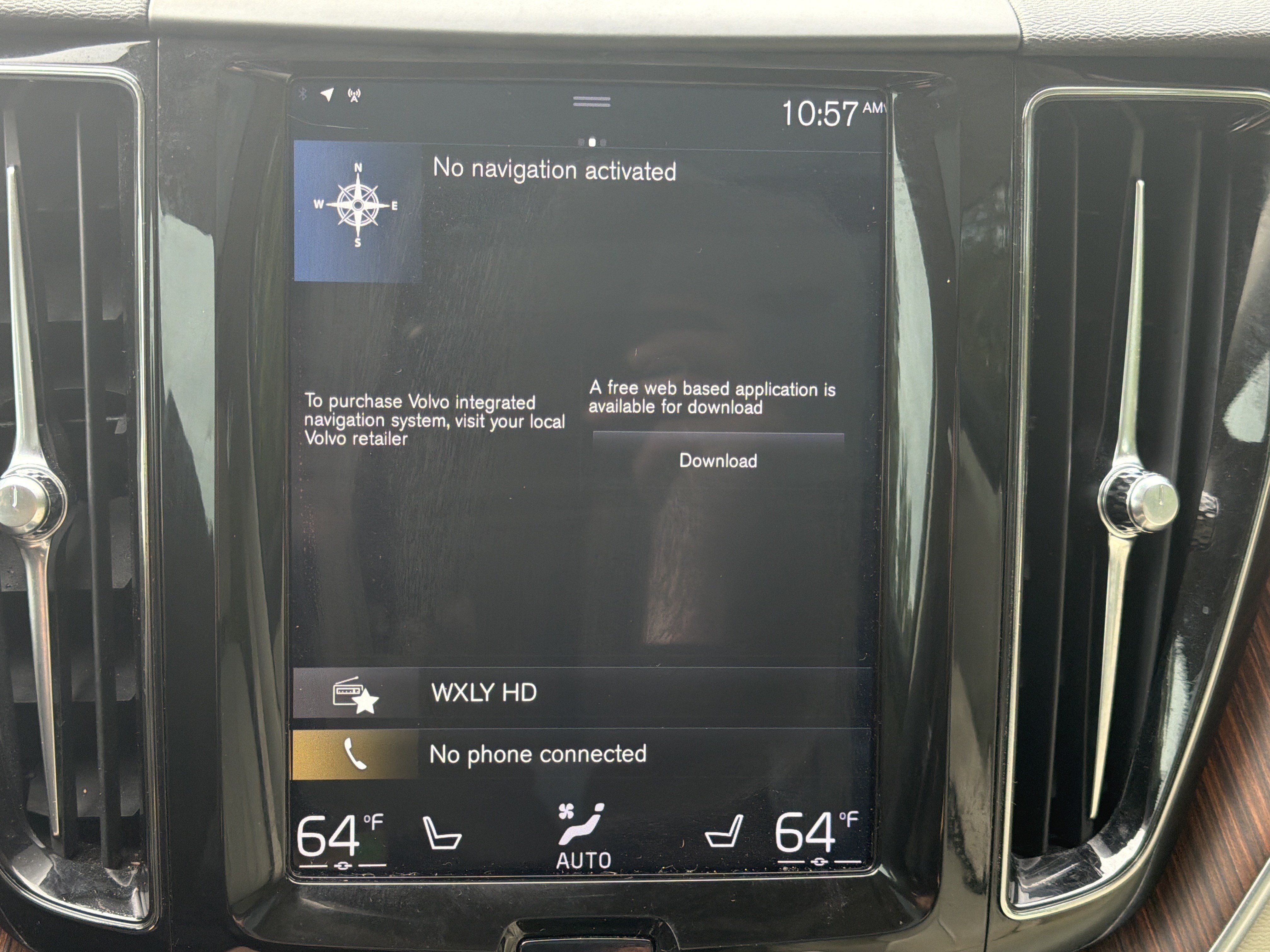 Used 2019 Volvo XC60 T5 Momentum w/ Premium Package FWD image 24