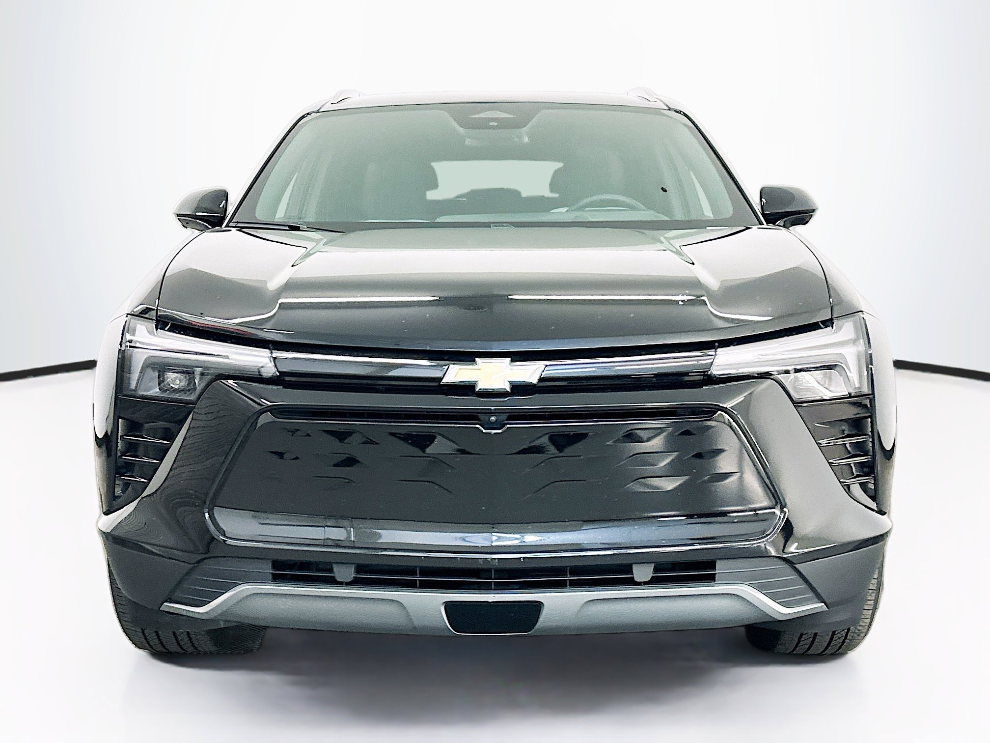 Used 2024 Chevrolet Blazer EV LT AWD/4WD image 2