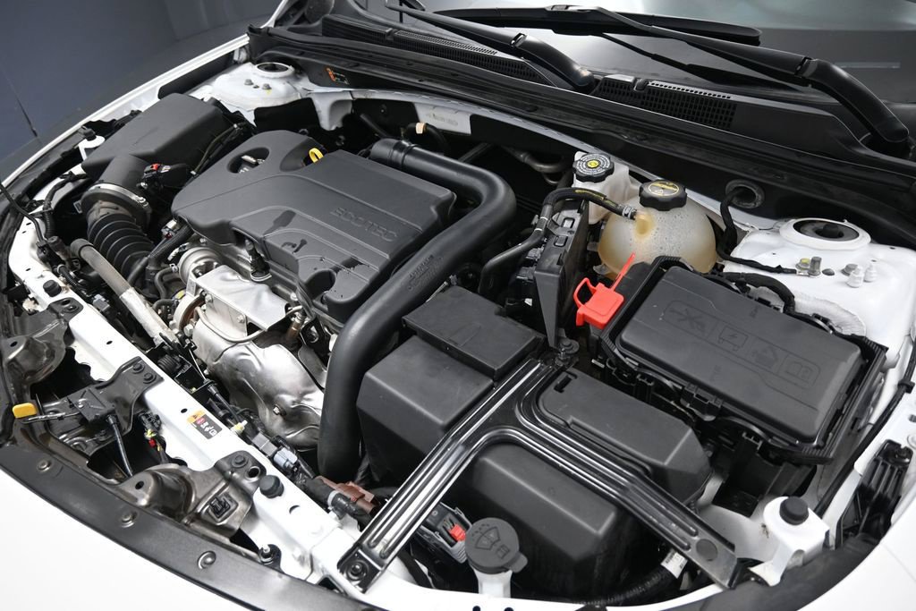 Used 2025 Chevrolet Malibu LT FWD image 13