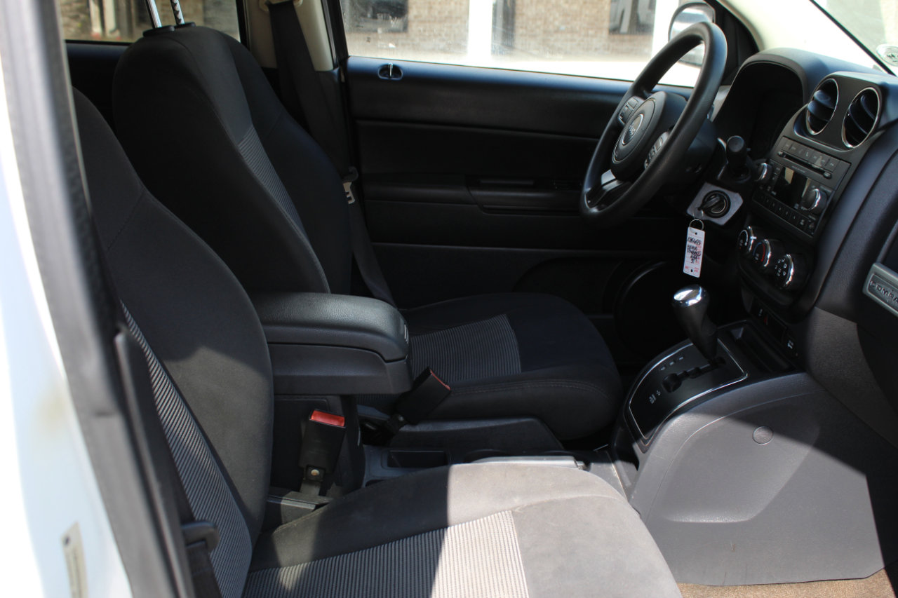 Used 2016 Jeep Compass Sport w/ Power Value Group image 14