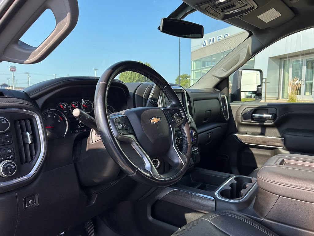 Used 2022 Chevrolet Silverado 2500 LTZ w/ LTZ Plus Package AWD/4WD image 9