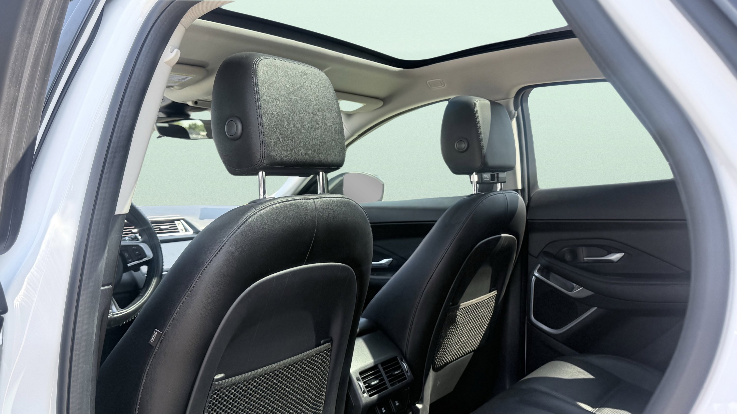 Used 2020 Jaguar E-PACE SE image 39