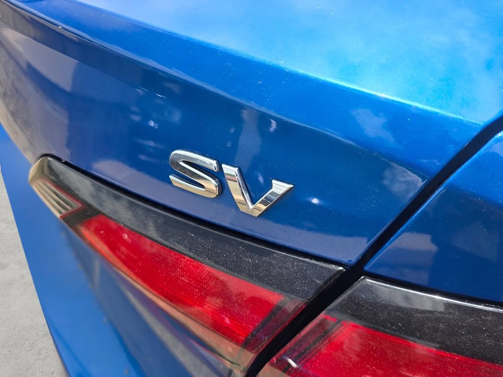 Used 2020 Nissan Versa SV FWD image 16