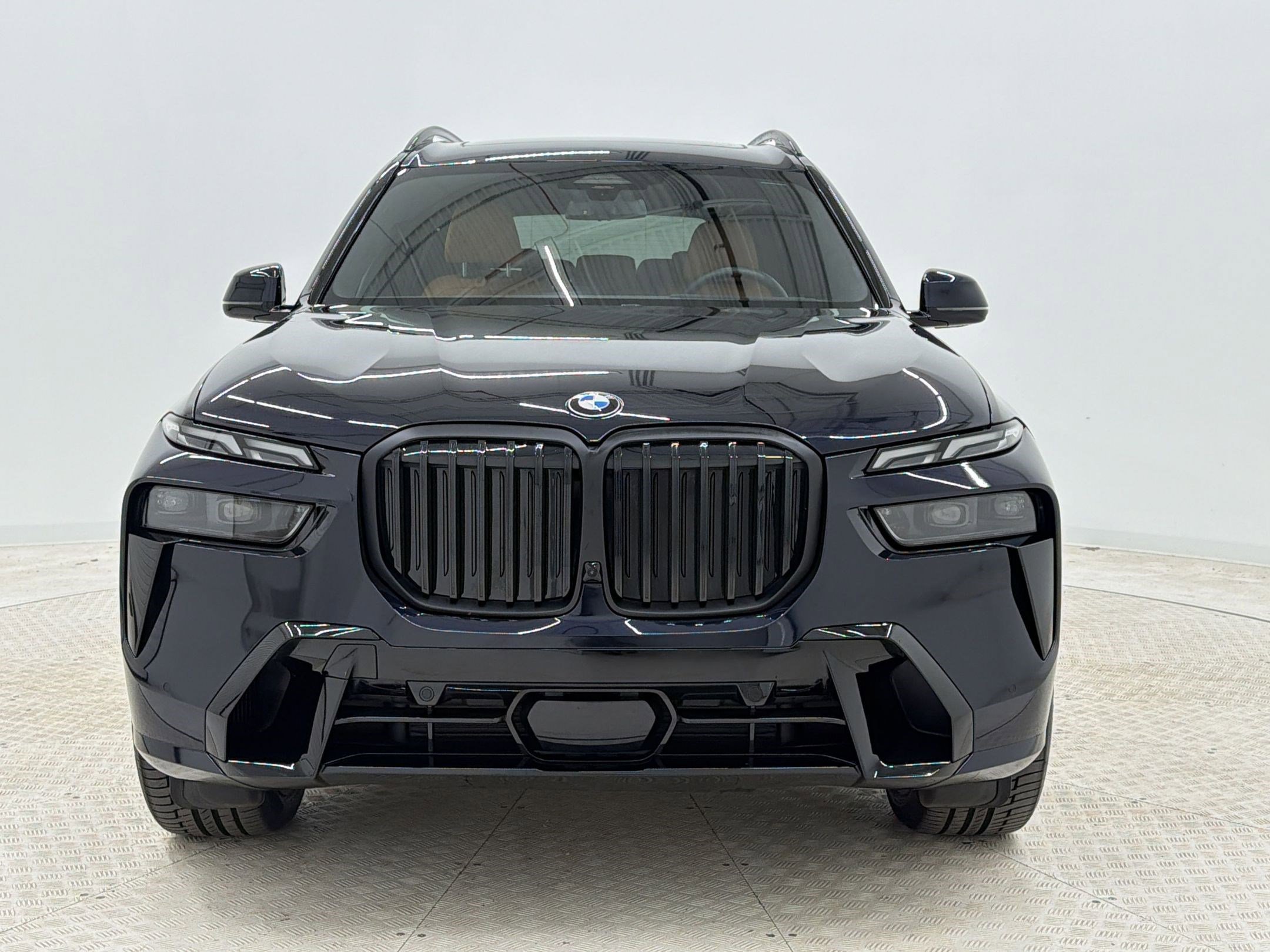 Certified 2025 BMW X7 xDrive40i w/ M Sport Package AWD/4WD image 6