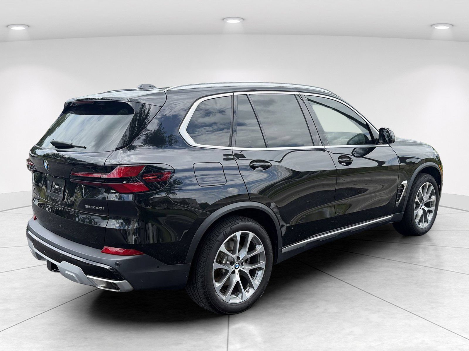 Certified 2024 BMW X5 sDrive40i w/ Premium Package RWD image 4