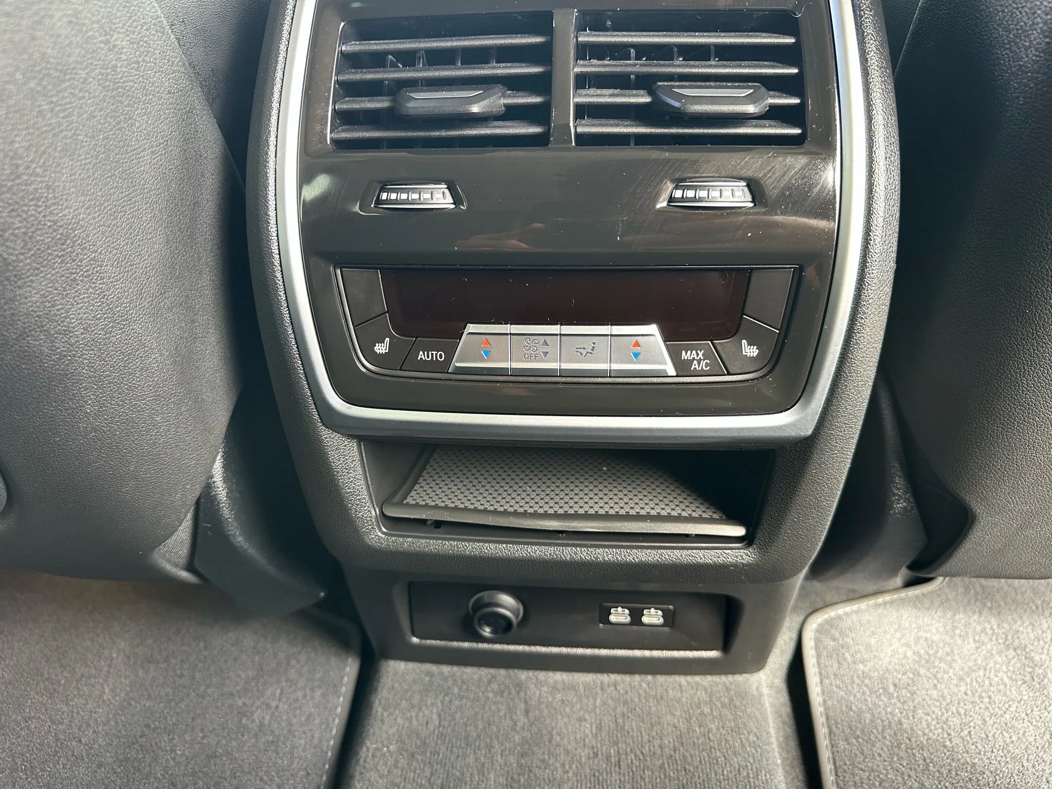Used 2025 BMW X7 xDrive40i AWD/4WD image 25