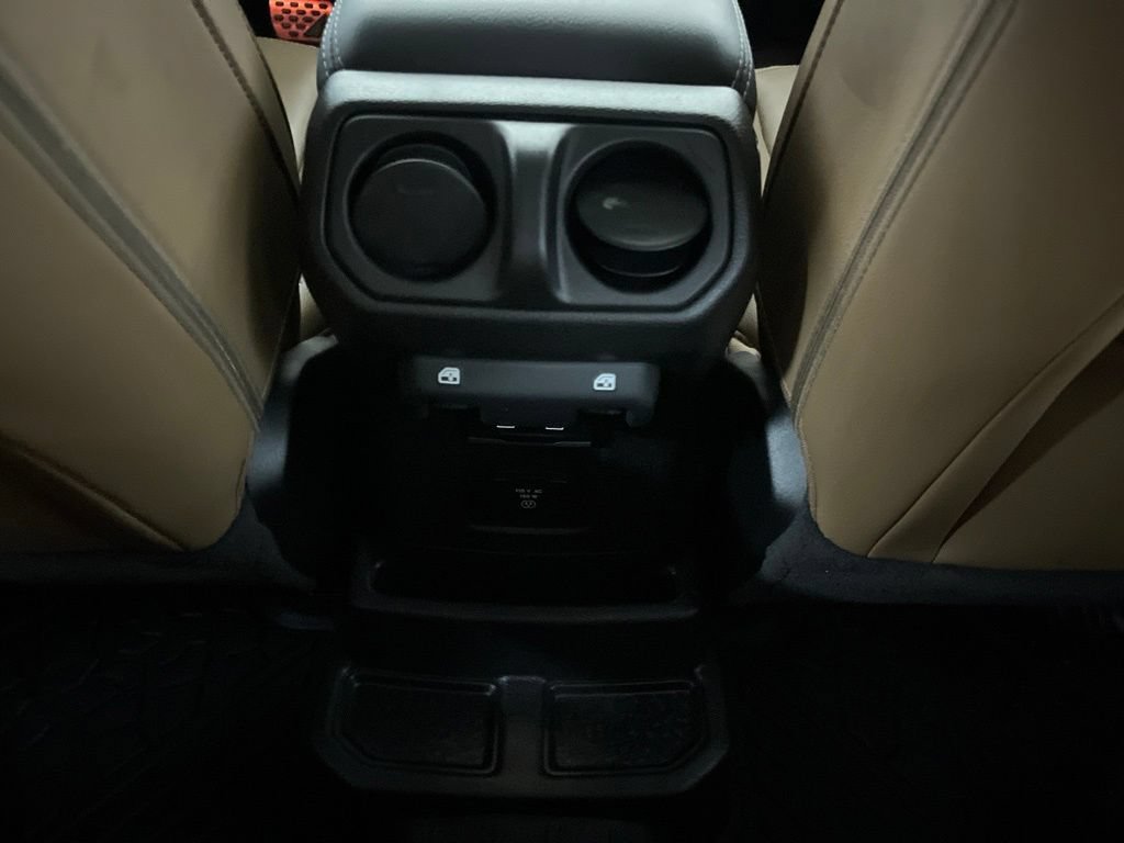 Used 2023 Jeep Wrangler Unlimited Sahara w/ Cold Weather Group AWD/4WD image 30