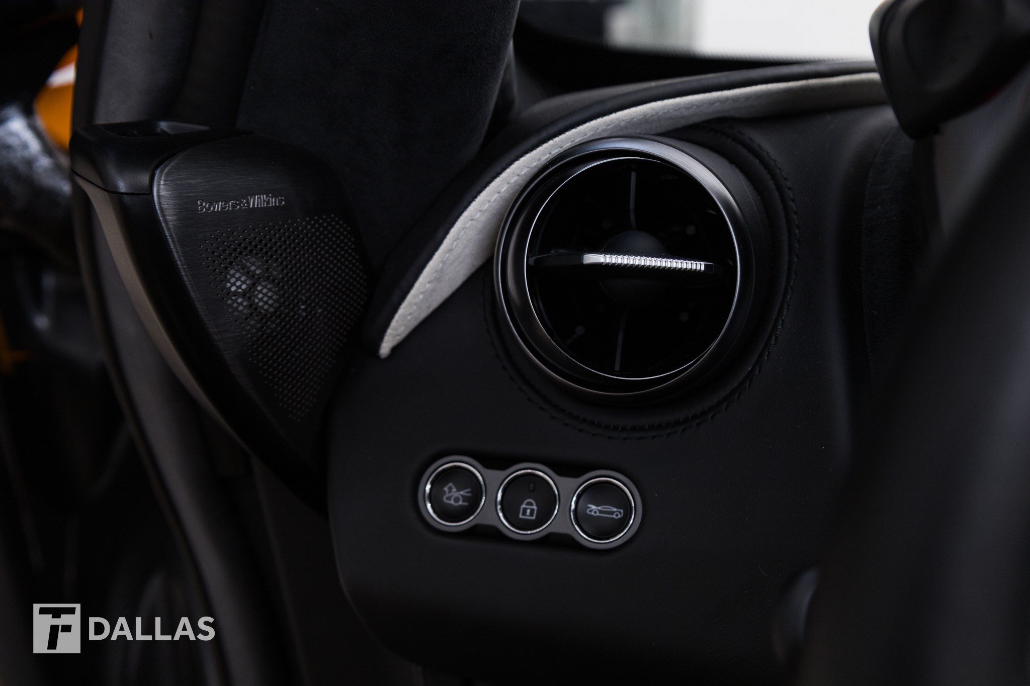 Used 2024 McLaren 750S Spider RWD image 24