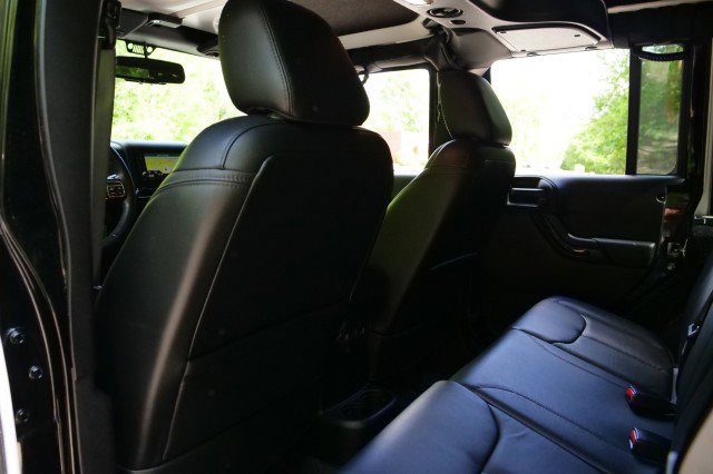 Used 2015 Jeep Wrangler Unlimited Sahara image 21